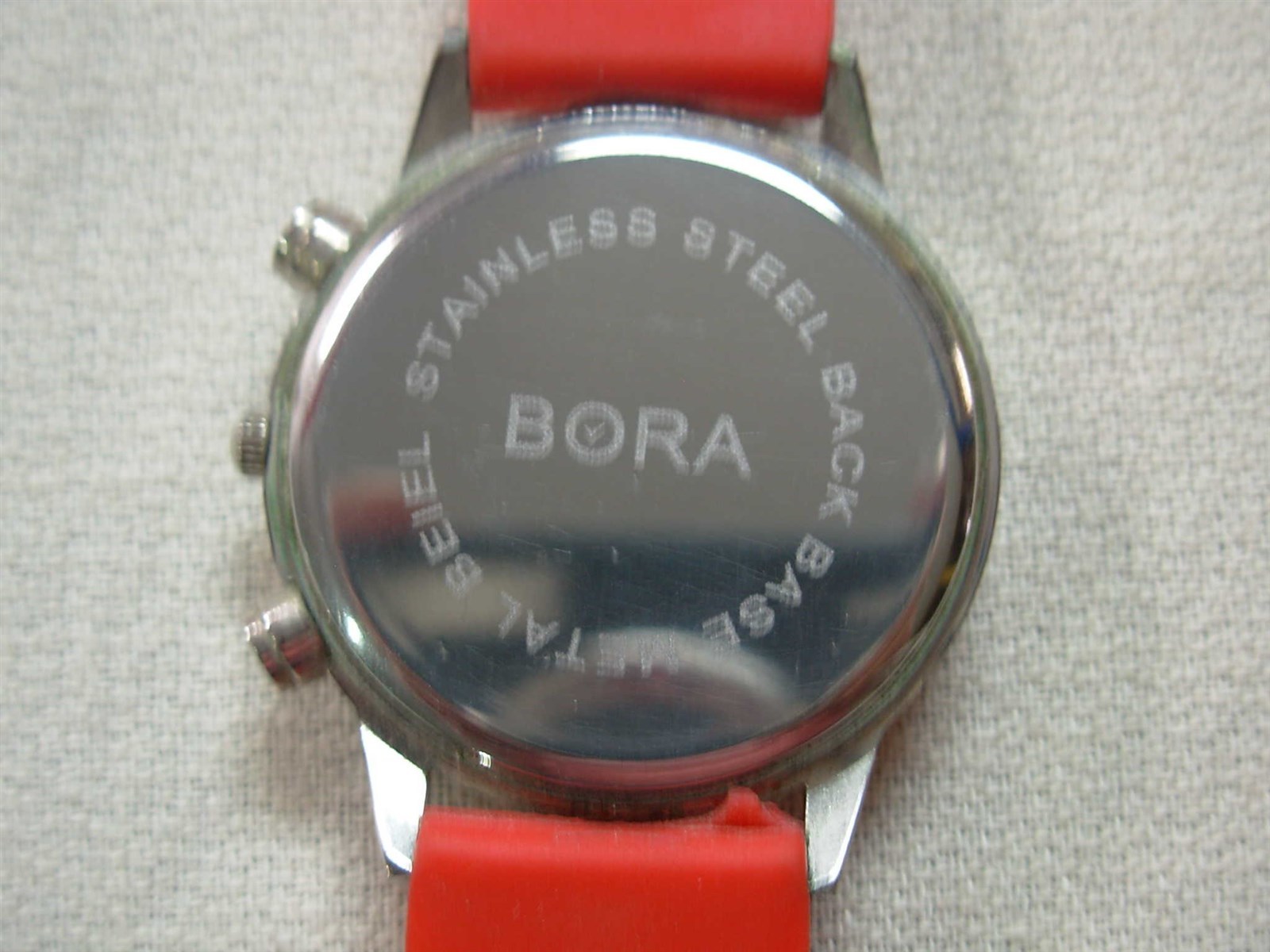 BORA RED WATCH with SILICONE RUBBER BAND ~ SPARKLY CRYSTAL