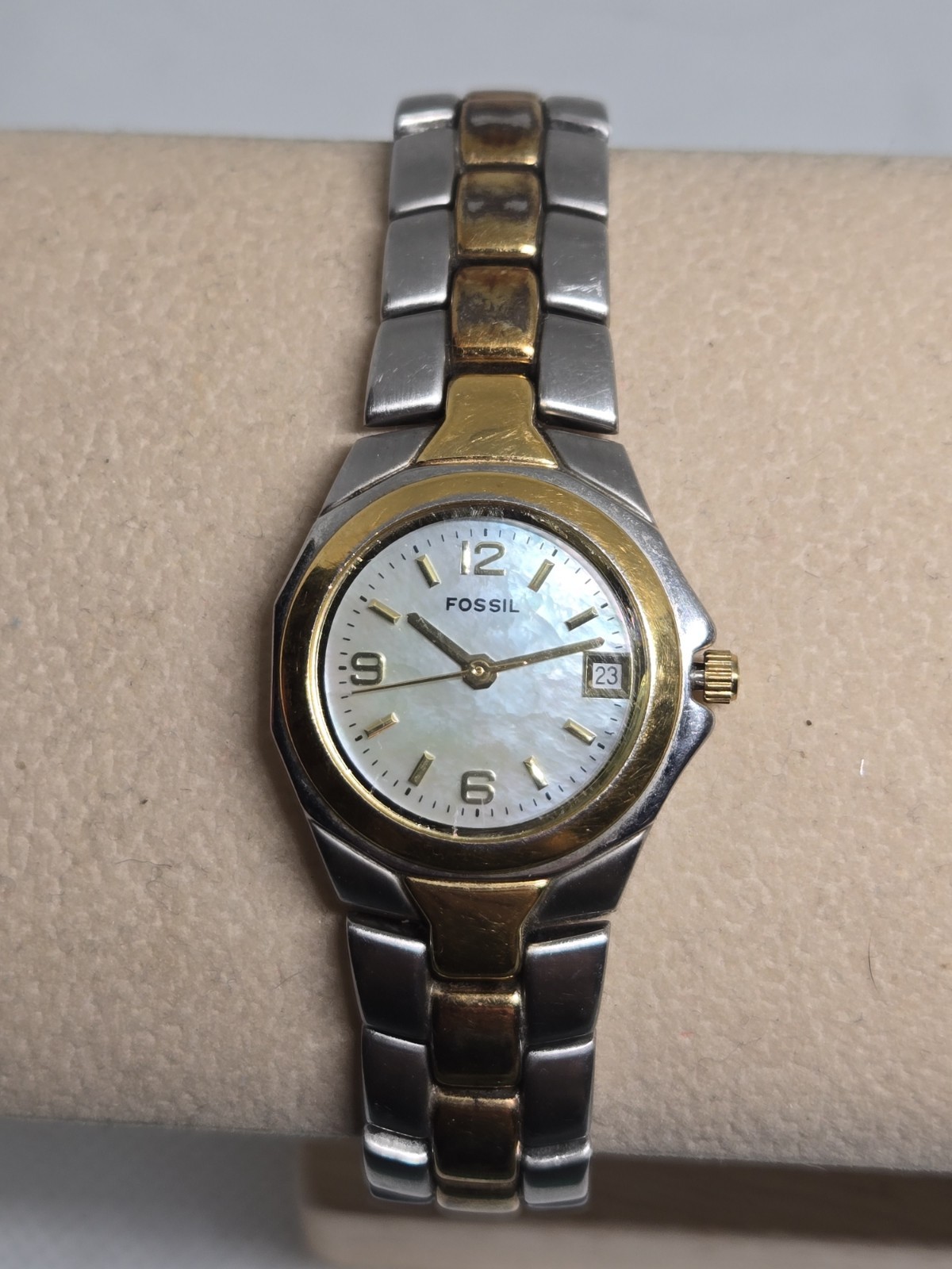 Fossil F2 ES-9531 Day/Date Stainless Steel Watch New Battery