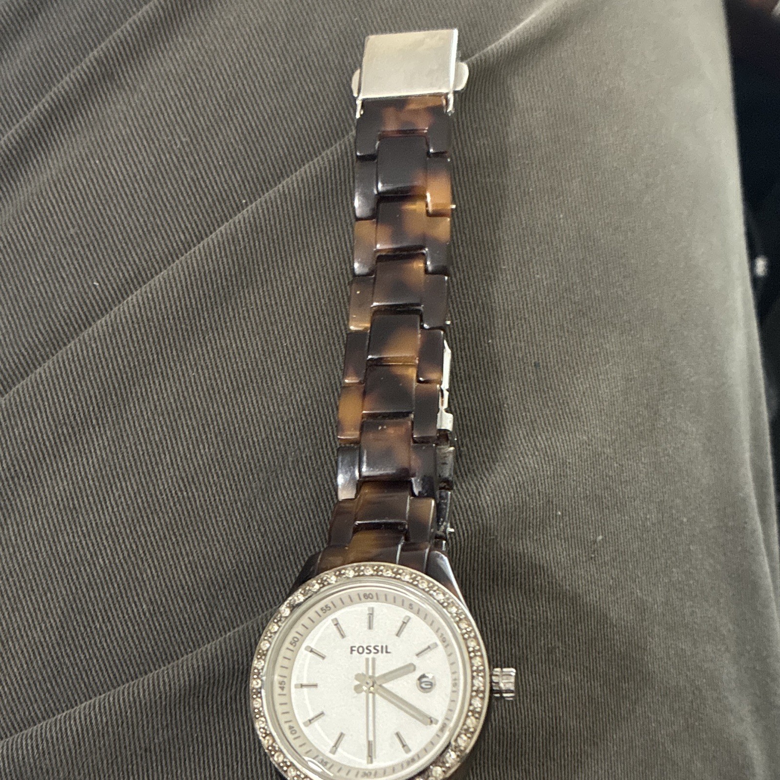Fossil ES-2680 Quartz Analog Date White Dial Silver Case Brown Resin Bracelet