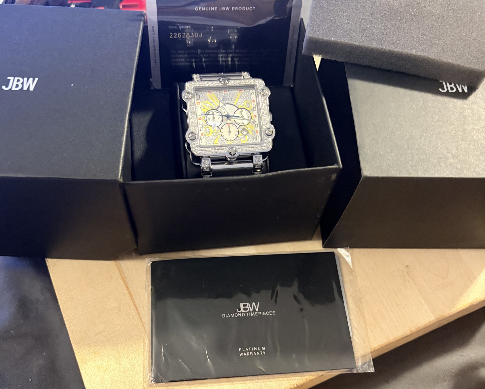 JBW Phantom – 46mm – 200 Diamonds (JB-6215-238-B) Silver w/Blk Croc Leather Band