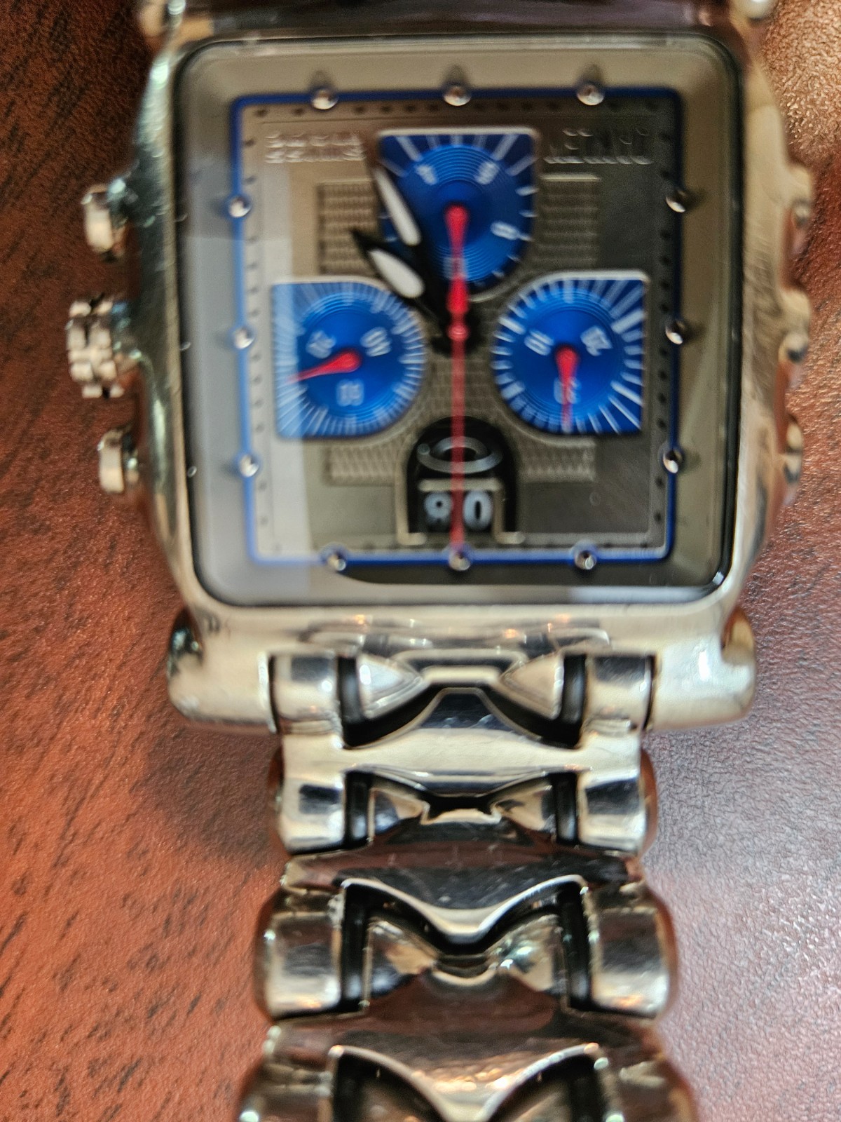 BLUE Dial and POLISHED! not brushed. Very rare head turner. Jeans or a suit!