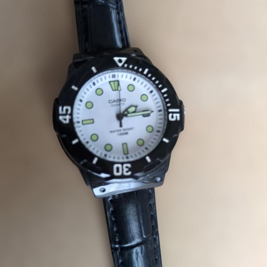 Working condition. CASIO quartz wristwatch, white dial.