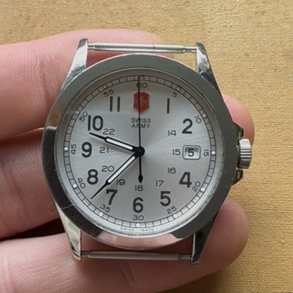 Victorinox Swiss Army Men’s Quartz Date Watch White Dial Arabic 38mm 100m