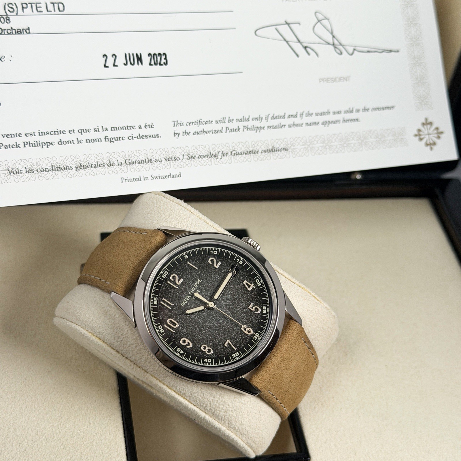 Patek Philippe Calatrava Gray Men’s Watch – 5226G-001