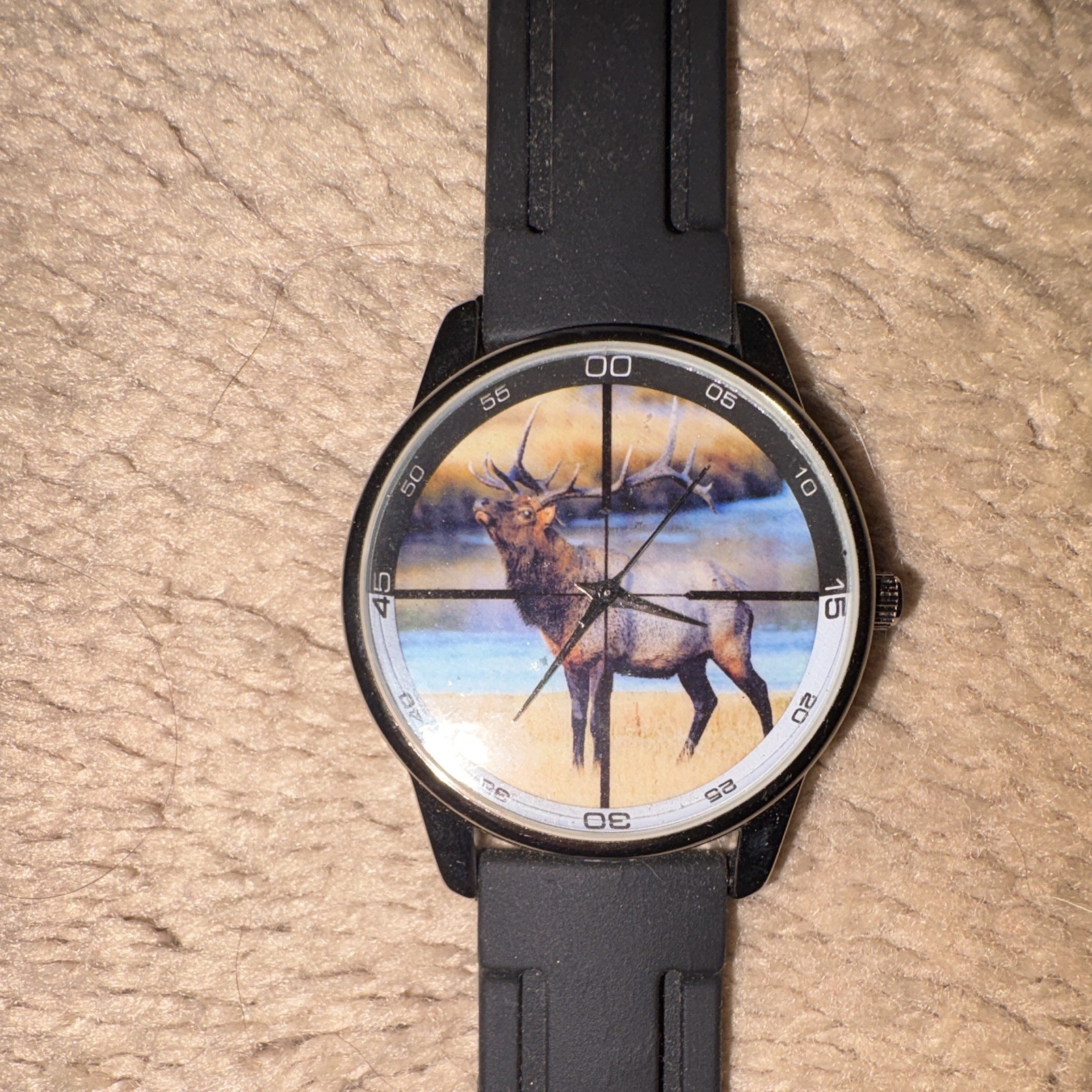 Quartz Analog Elk/Deer Dial Wristwatch 40mm Black SS Case Rubber Strap
