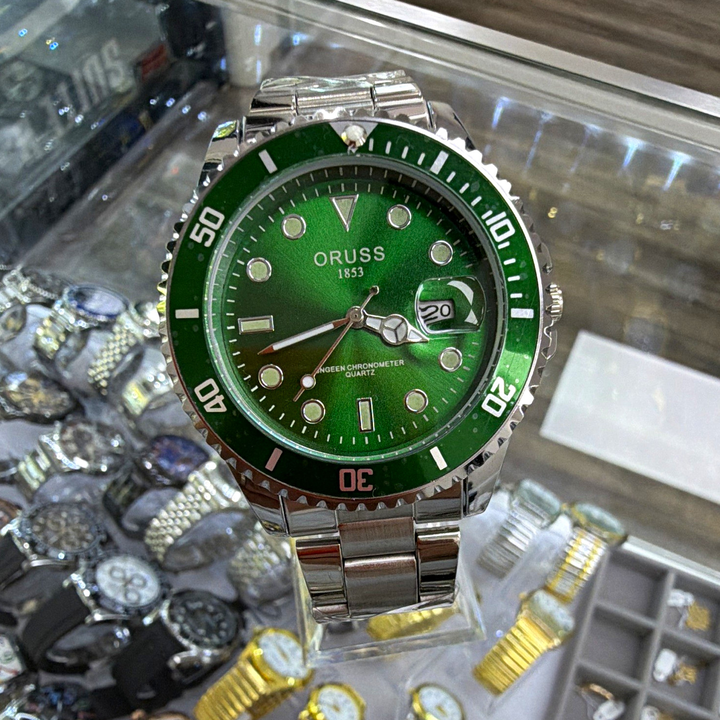 ORUSS Men’s Quartz Diver Wristwatch Green Dial Stainless Steel Bracelet Date