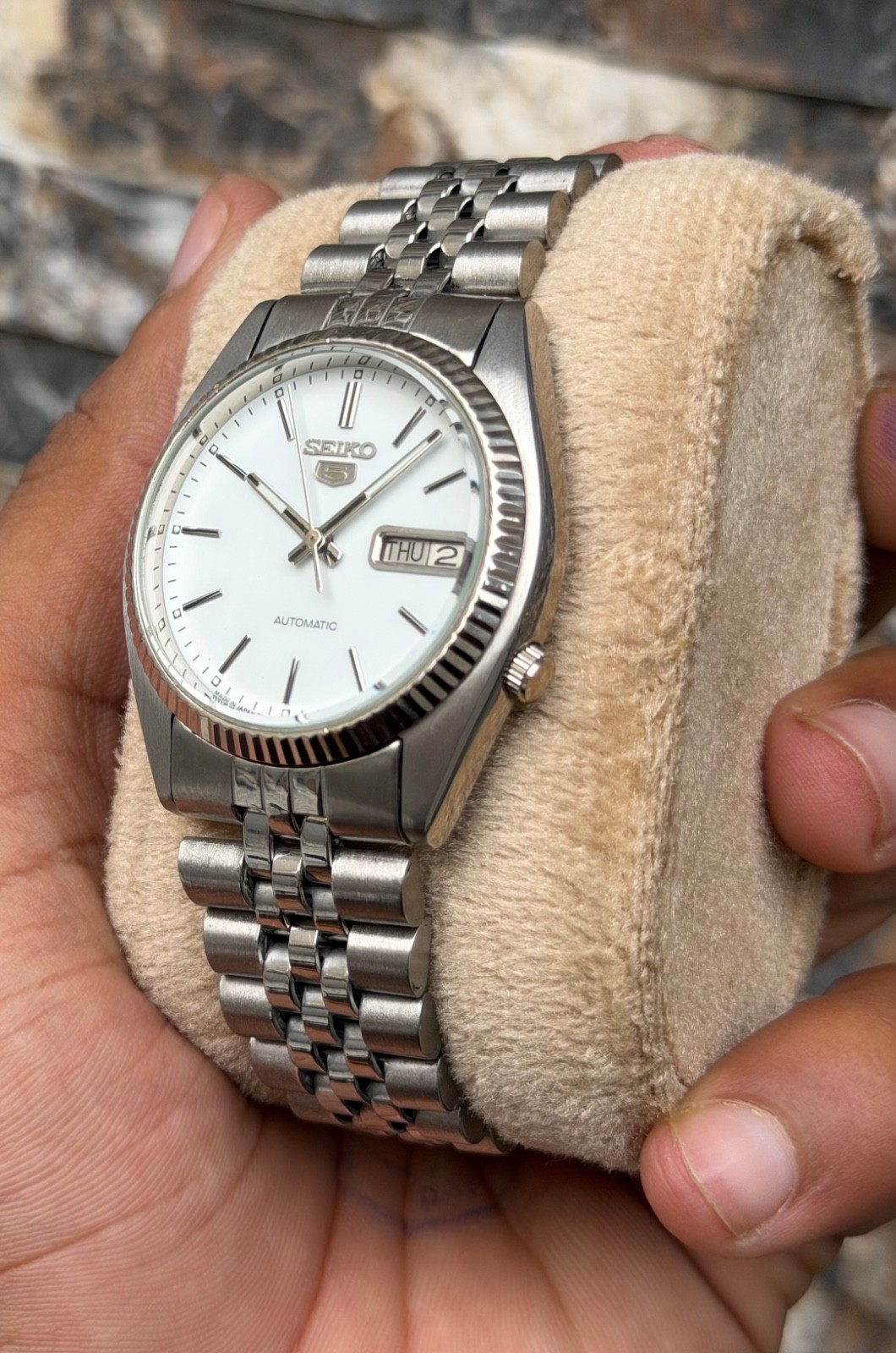 Vintage Seiko 5 Automatic 7009-3111 SNXJ-89 Silver Tone Fluted Bezel Men’s Watch