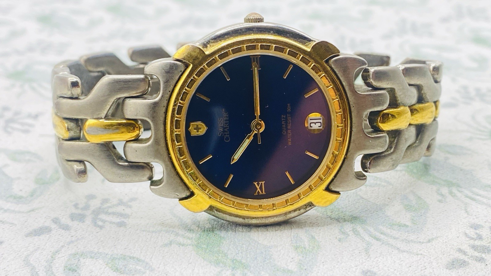 Swiss Charter BLUE DIAL Round Gold Silver Tone Swiss Movement 67-033-09 . Works