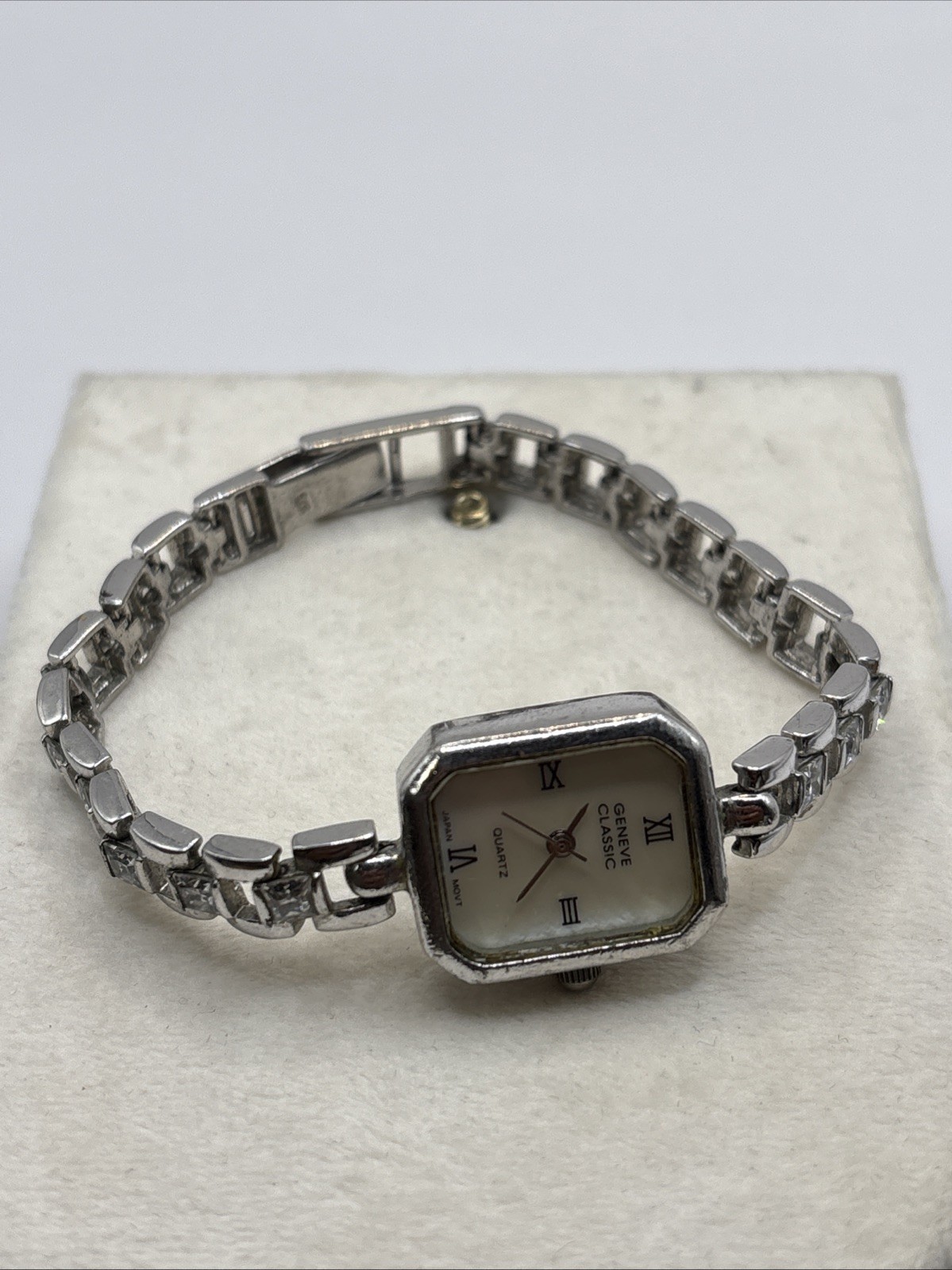 Geneve Womens Watch Sterling SilverNew Battery 7 Inch