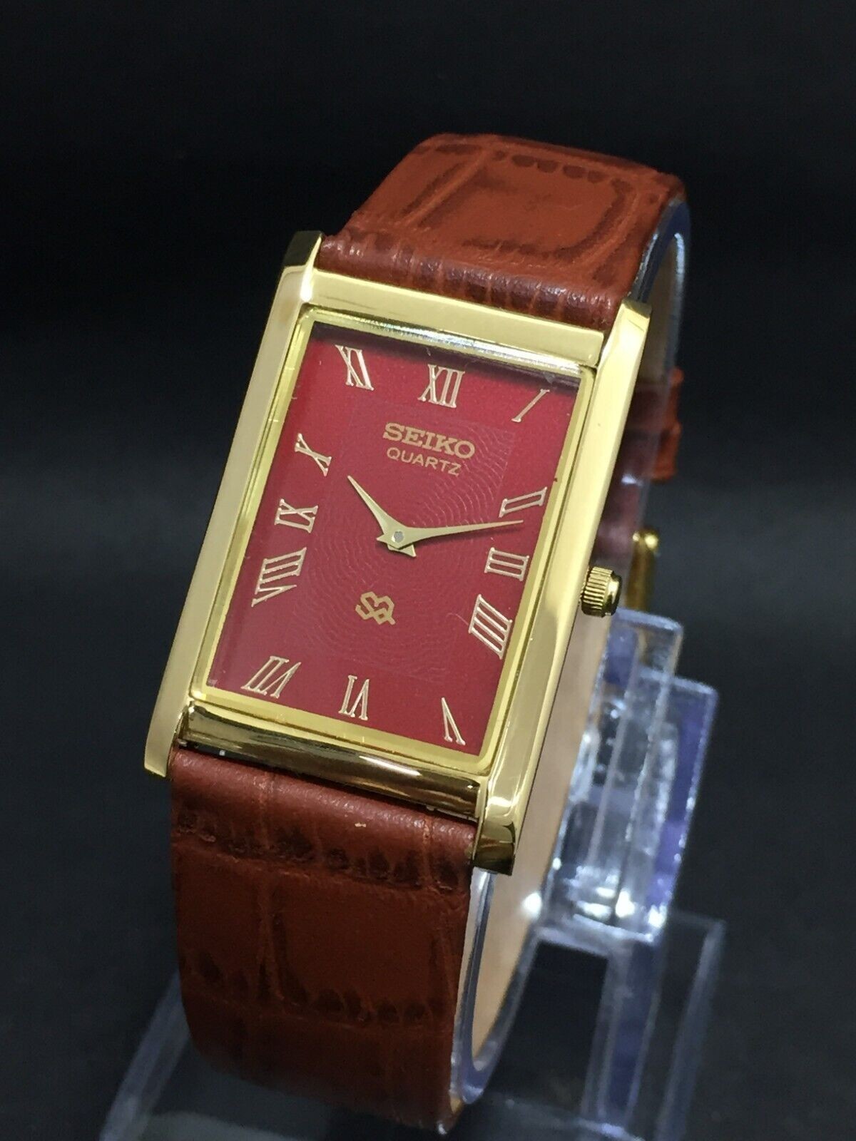 Vintage Seiko Slim Quartz Red Face Rectangle Japanese 26MM Case Mens Watch S06