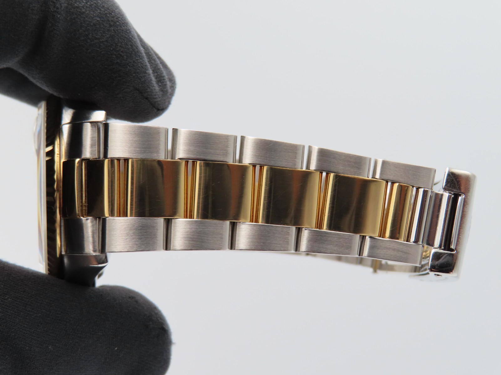 1996 Rolex Datejust 16233 Men’s 36mm 18k Yellow Gold Stainless Steel Wristwatch