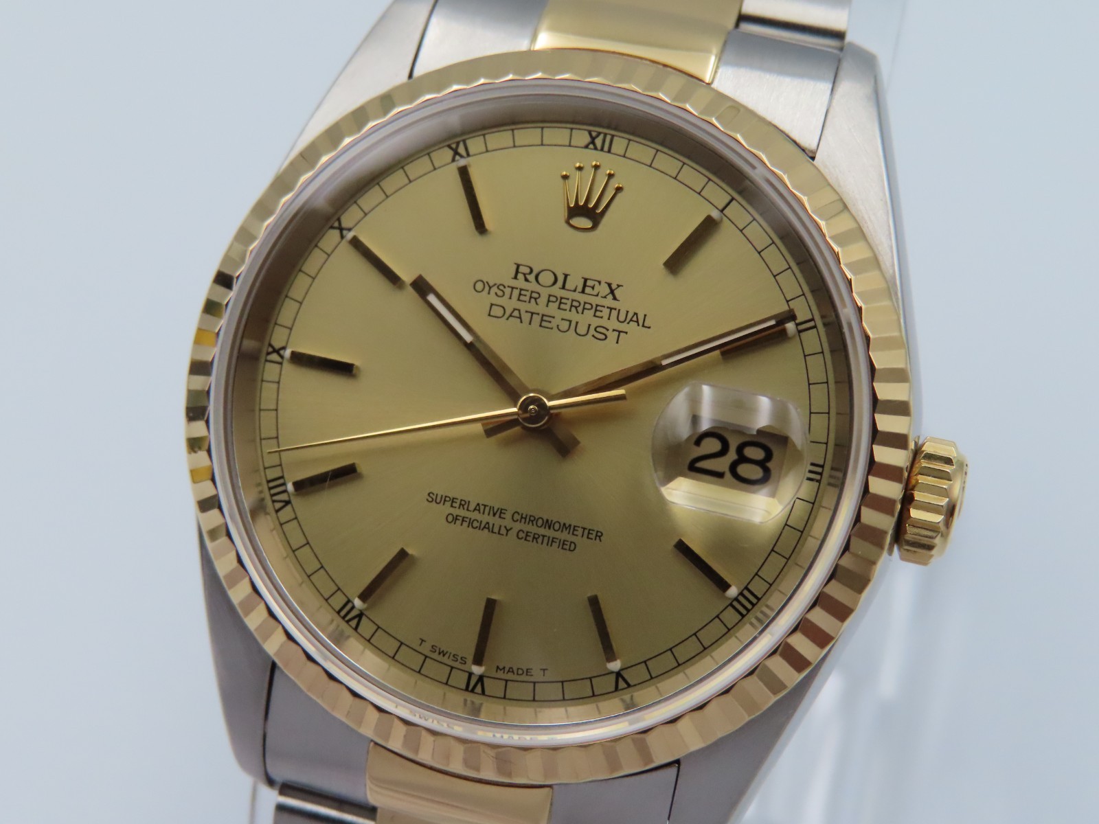 1996 Rolex Datejust 16233 Men’s 36mm 18k Yellow Gold Stainless Steel Wristwatch