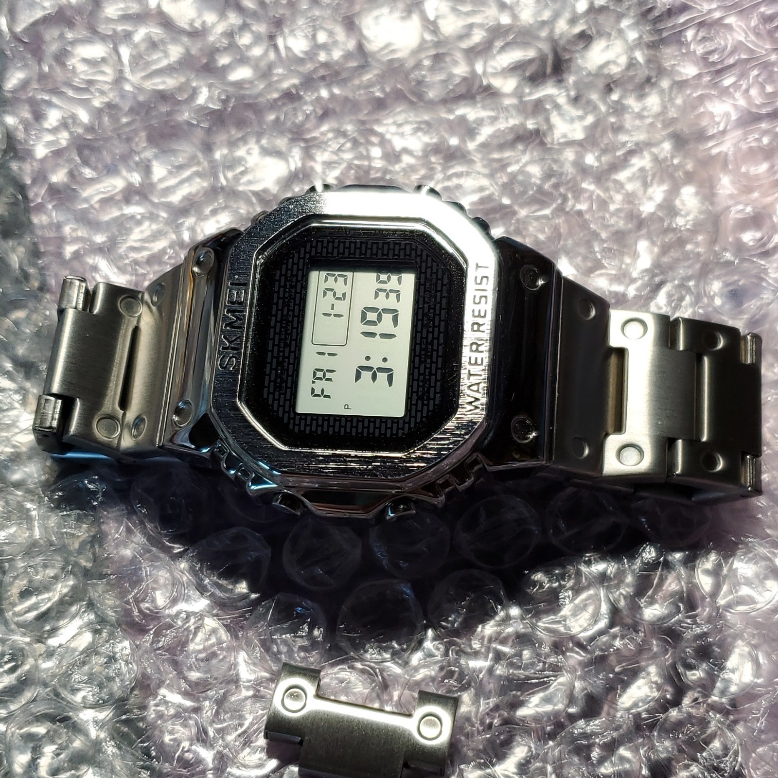 SKMEI Quartz Digital Watch Black/Silver Stainless Steel Band 30M WR-