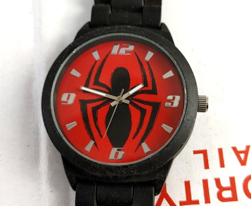 MARVEL Ultimate Spider-Man Analog Watch Matte Black Rubber Silicone Accutime red