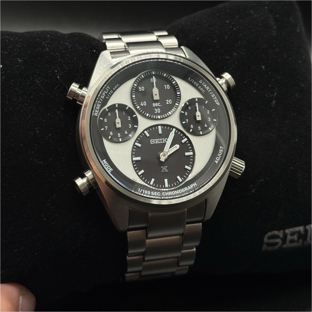 Seiko Prospex Solar Chronograph Sapphire Crystal 42mm Black/Silver Dial Box