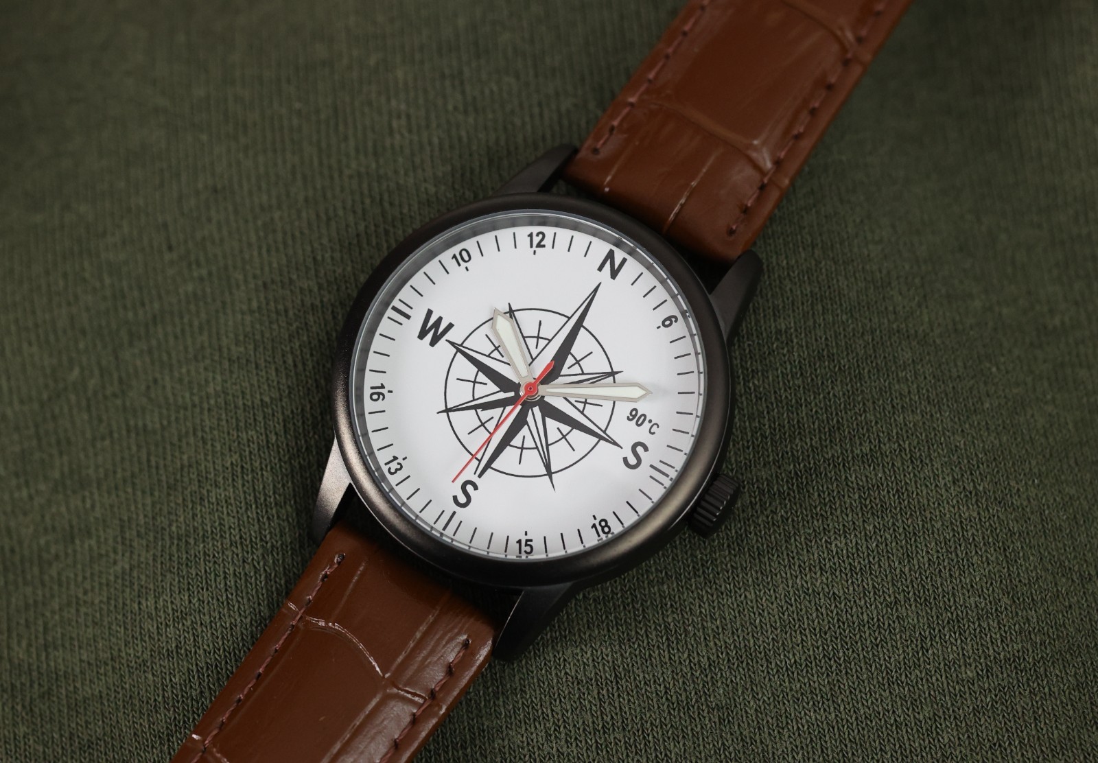 Watch “Wind Rose” with Japanese Quartz Miyota Movement • Vintage Style