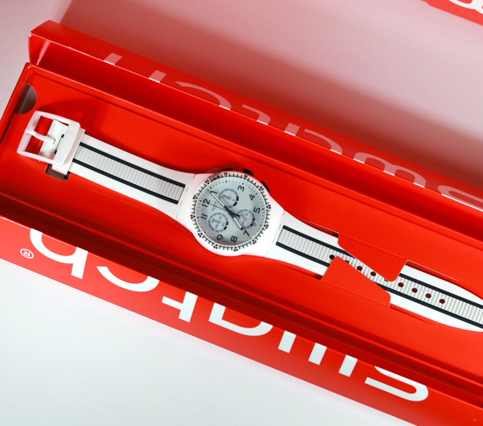New Limited Swiss Swatch ESCALATOR Chrono Matte White Silicone Date 42mm SUSW408
