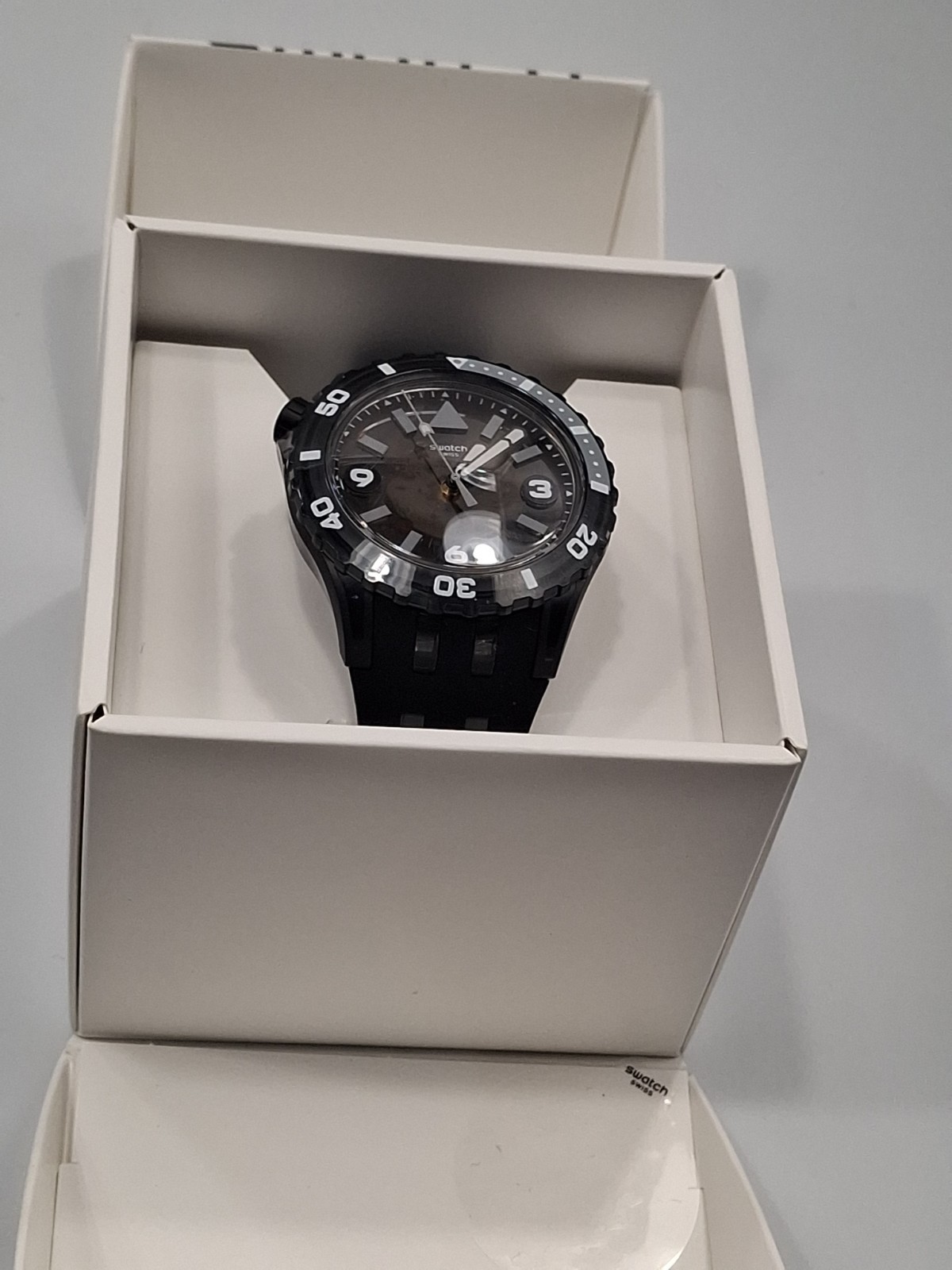 Swatch SCUBAQUA BLACK SEA NETTLE (44mm) Transparent Black Dial / Matte Black Sil