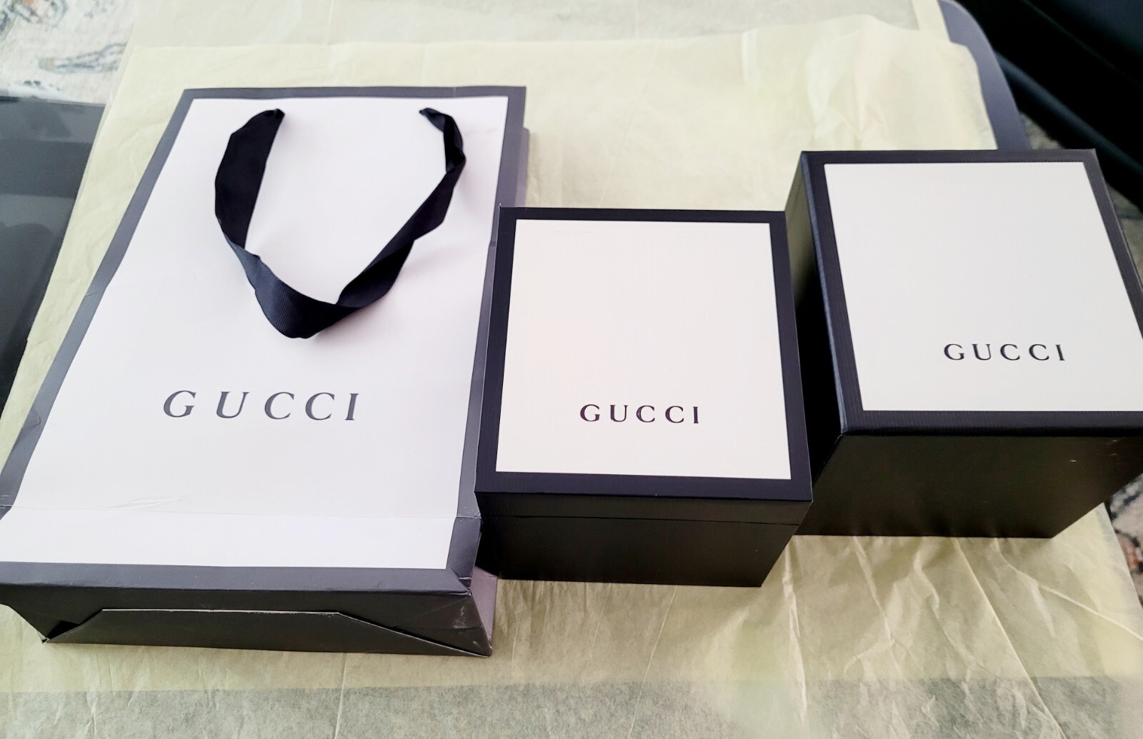 Gucci Coupe Chronogra,Authentic,Near Mint,Hardly Worn,Mens,45MM,Box,Bag,Booklet.