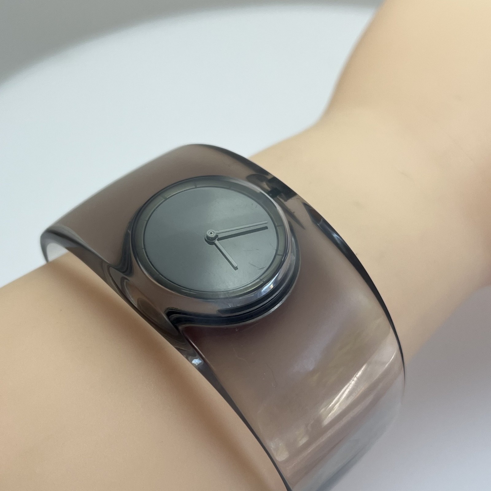 Seiko Issey Miyake O Tokujin Yoshioka SILAW002 Smoke Qz Japan Bangle Watch #923A