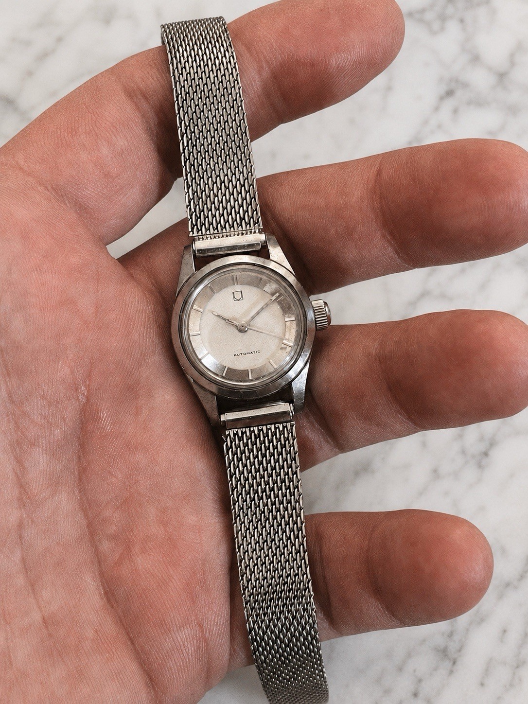 ? RUNS GREAT! Gorgeous 1960s UNIVERSAL GENEVE Ladies 23mm POLEROUTER Automatic