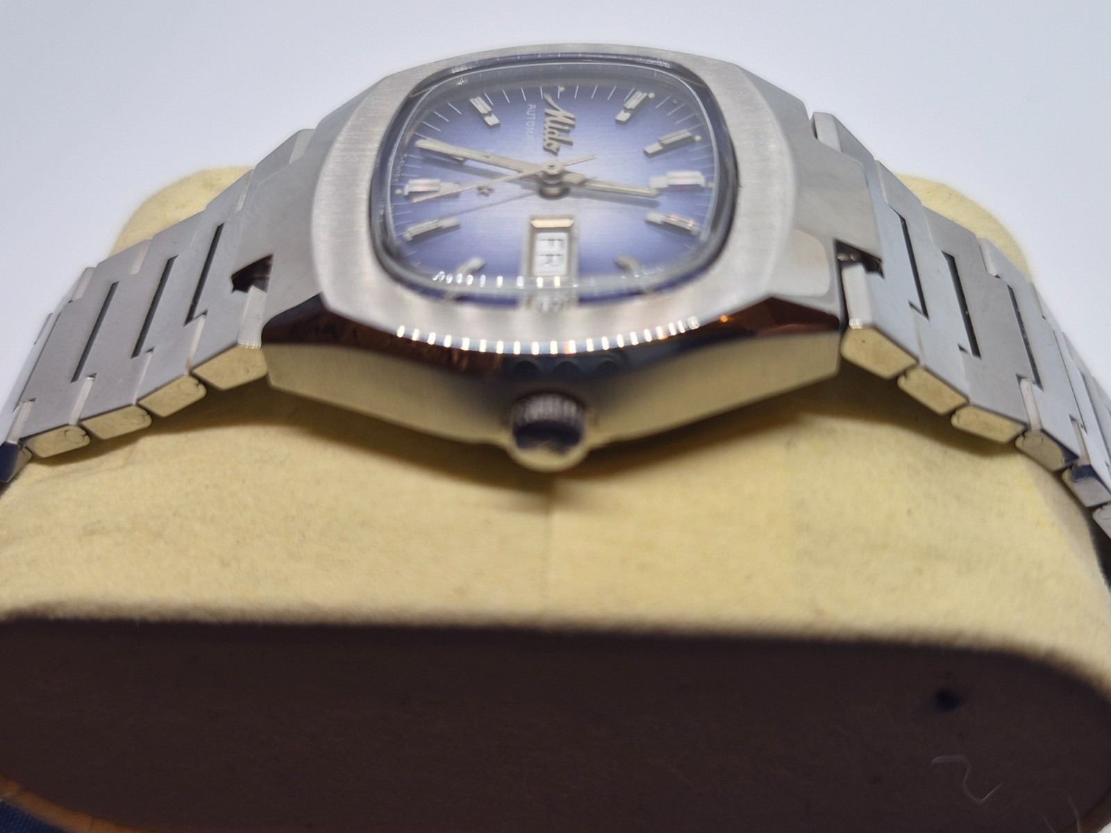 NICE VINTAGE MIDO MULTI STAR AUTOMATIC DAY DATE DRESS GENTS PURPLE DIAL 12. 1879