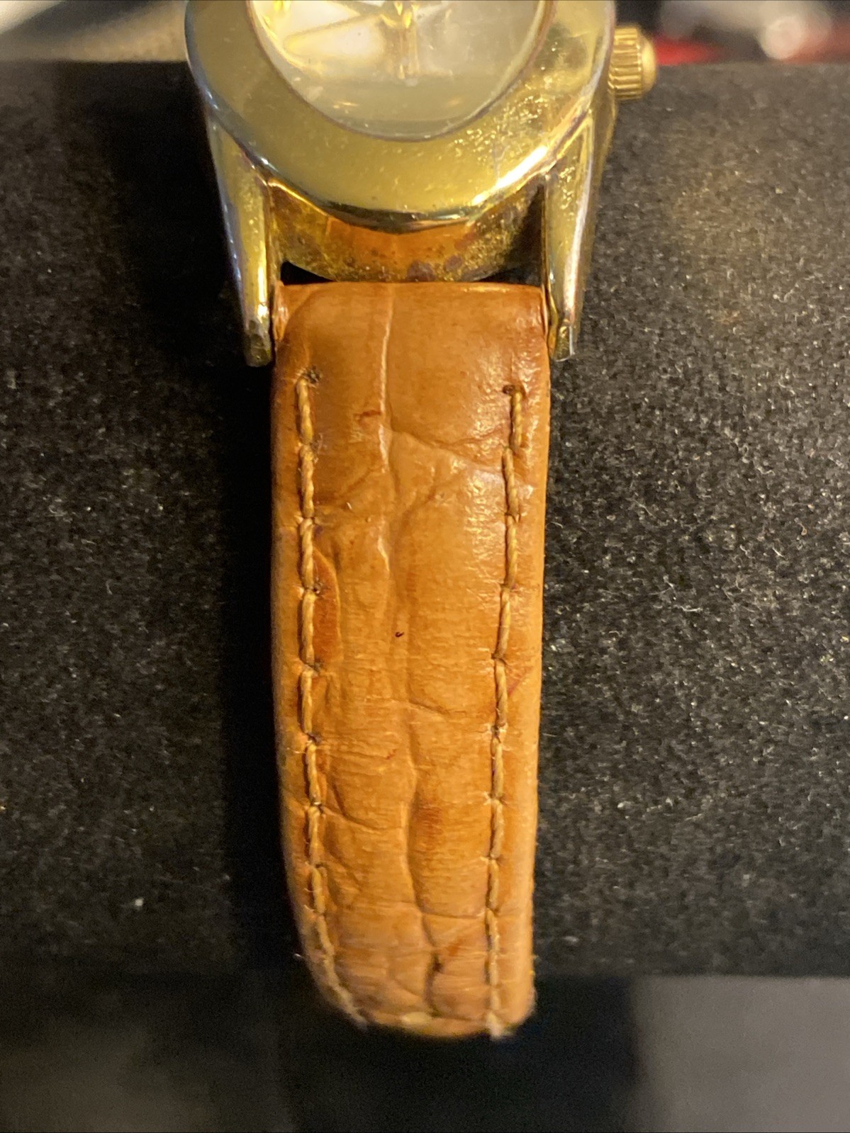 ADVANCE Quartz Wristwatch Gold Tone Oval Mother of Pearl Dial New Battery