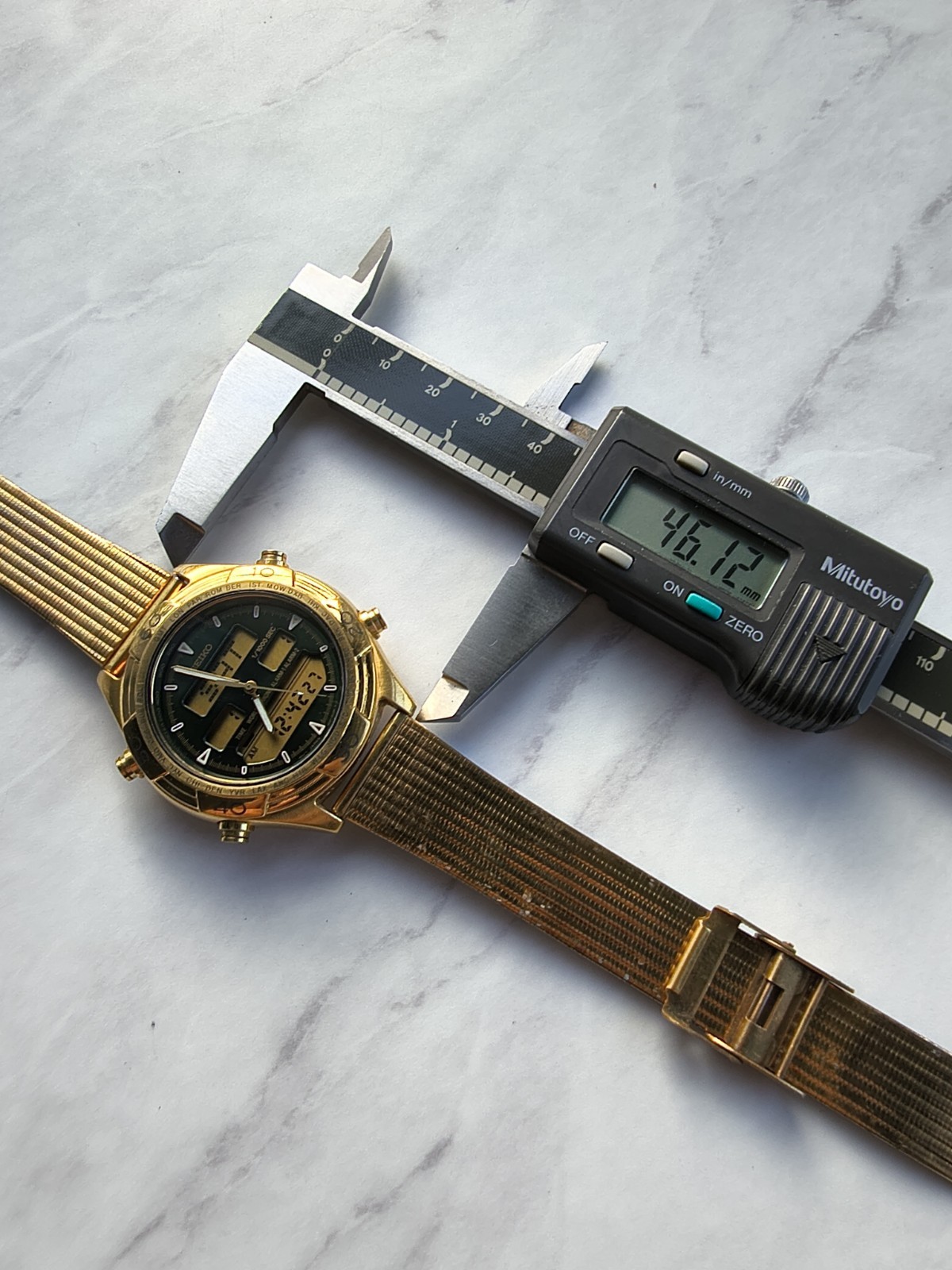 Seiko H021-8021 World Timer Ana-Digi Gold Tone Alarm Chronograph Watch Running
