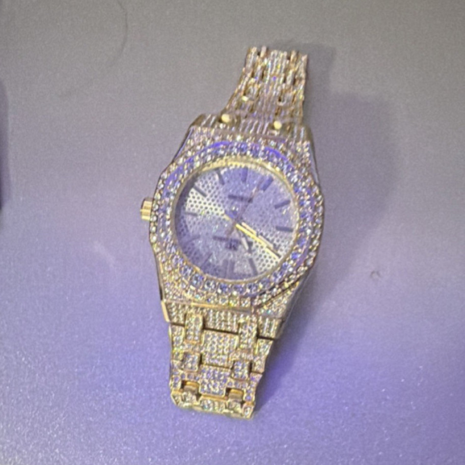 Men’s Luxury Gemmed Gold Tone Wristwatch Diamond Pattern Dial Metal Bracelet
