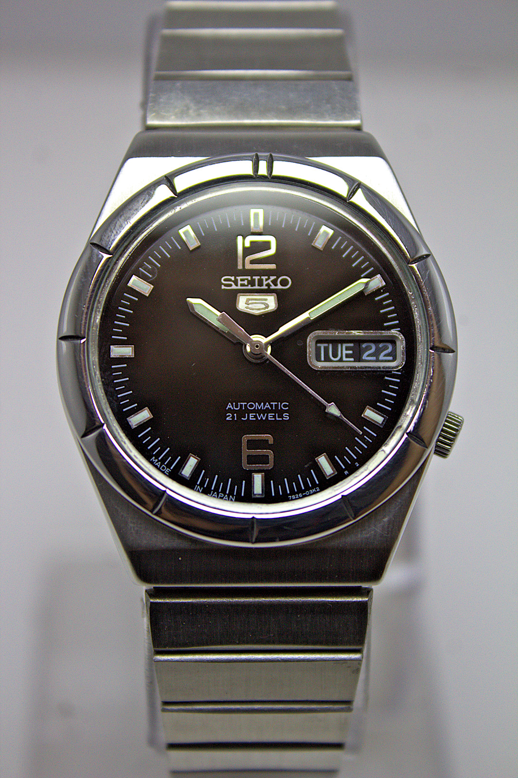 Seiko 5 Automatic 21 Jewels Round Black Dial Day/Date Japan Men’s Wrist Watch