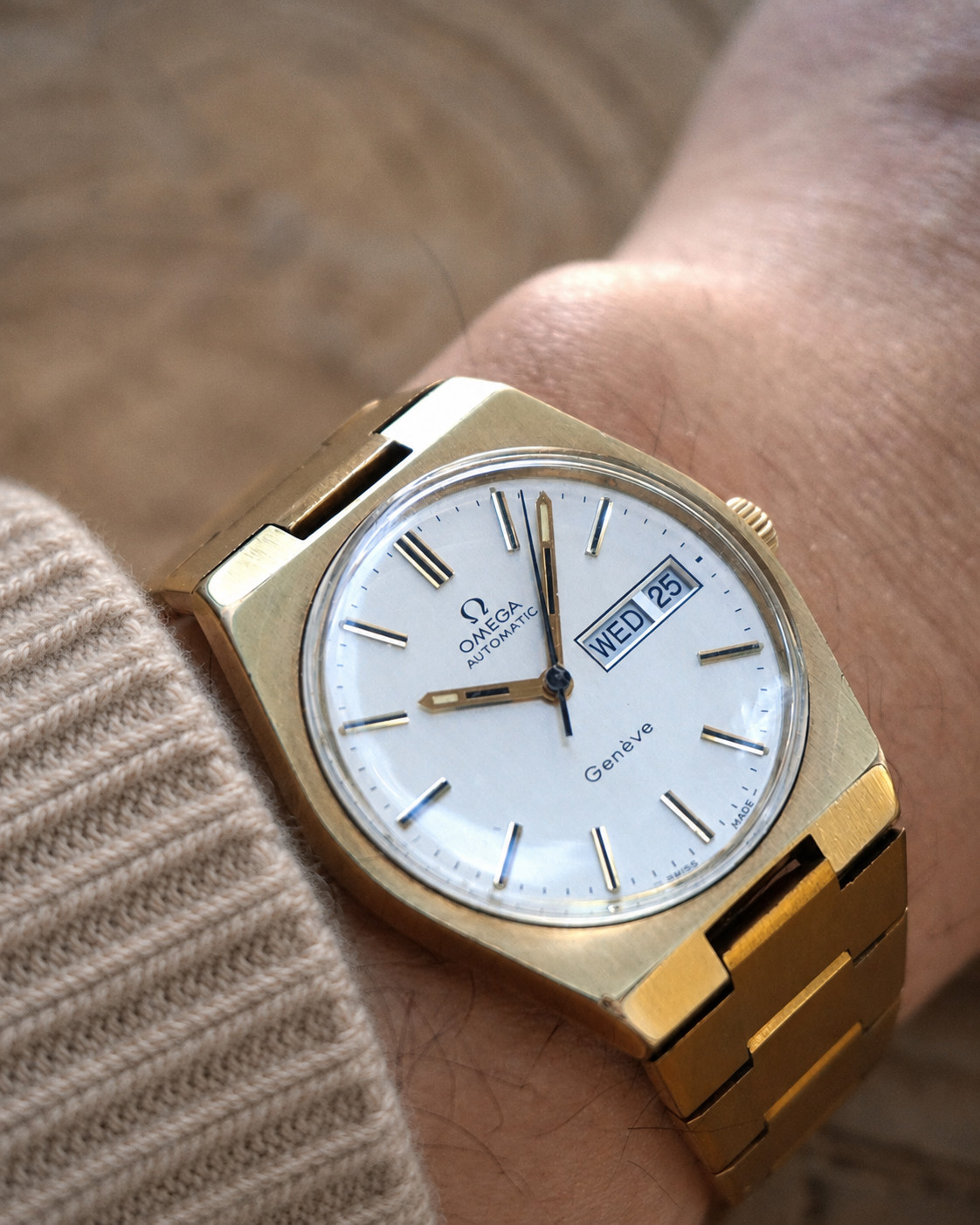 Vintage Omega Geneve Automatic Day Date Gold Plated Integrated Watch 166.0125