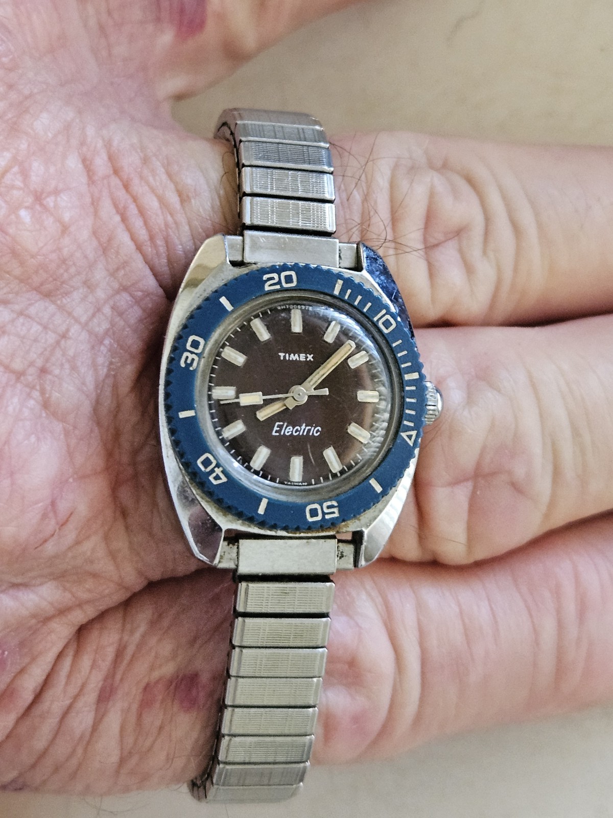 Vintage 1970s Timex Electra Diver-Style Watch Blue/Green Omni Rotating Bezel NR
