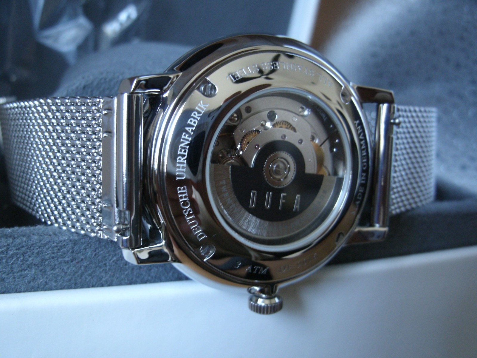 Dufa DF-9016 Bayer Watch working, keeping time. Swiss Sellita SW200