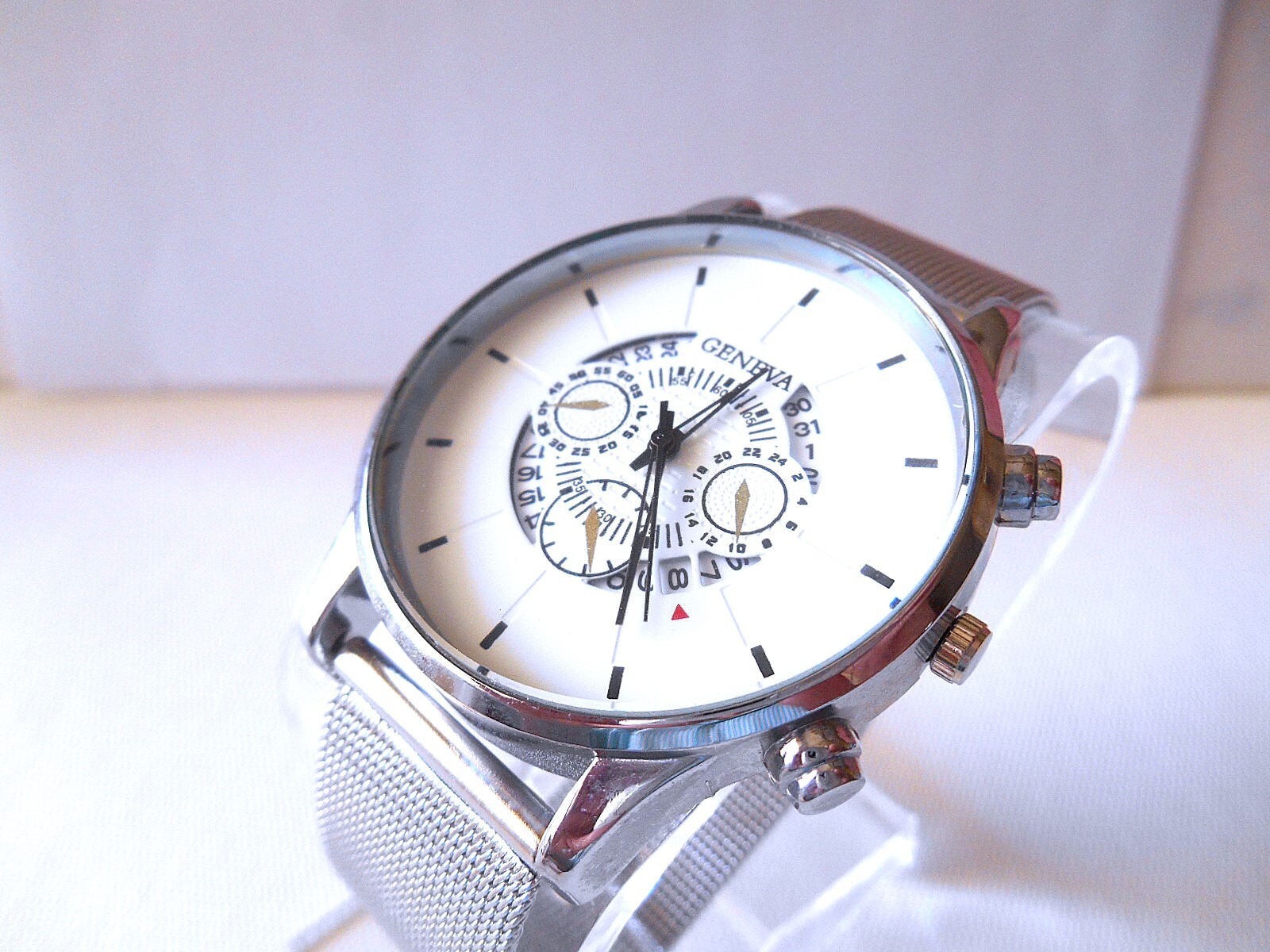 GENEVA Silvertone / White Dial Watch – New Battery