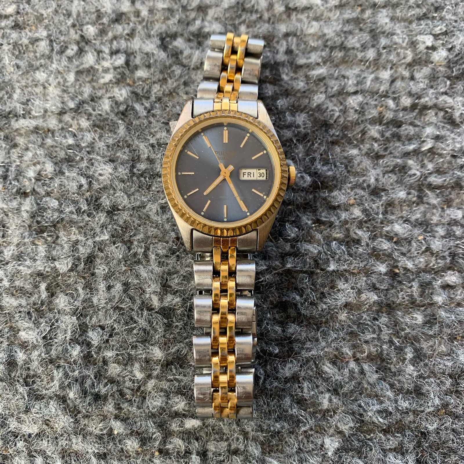 Vintage Pulsar Watch Women Gold & Silver Tone Day Date V783-0030 *Needs Battery