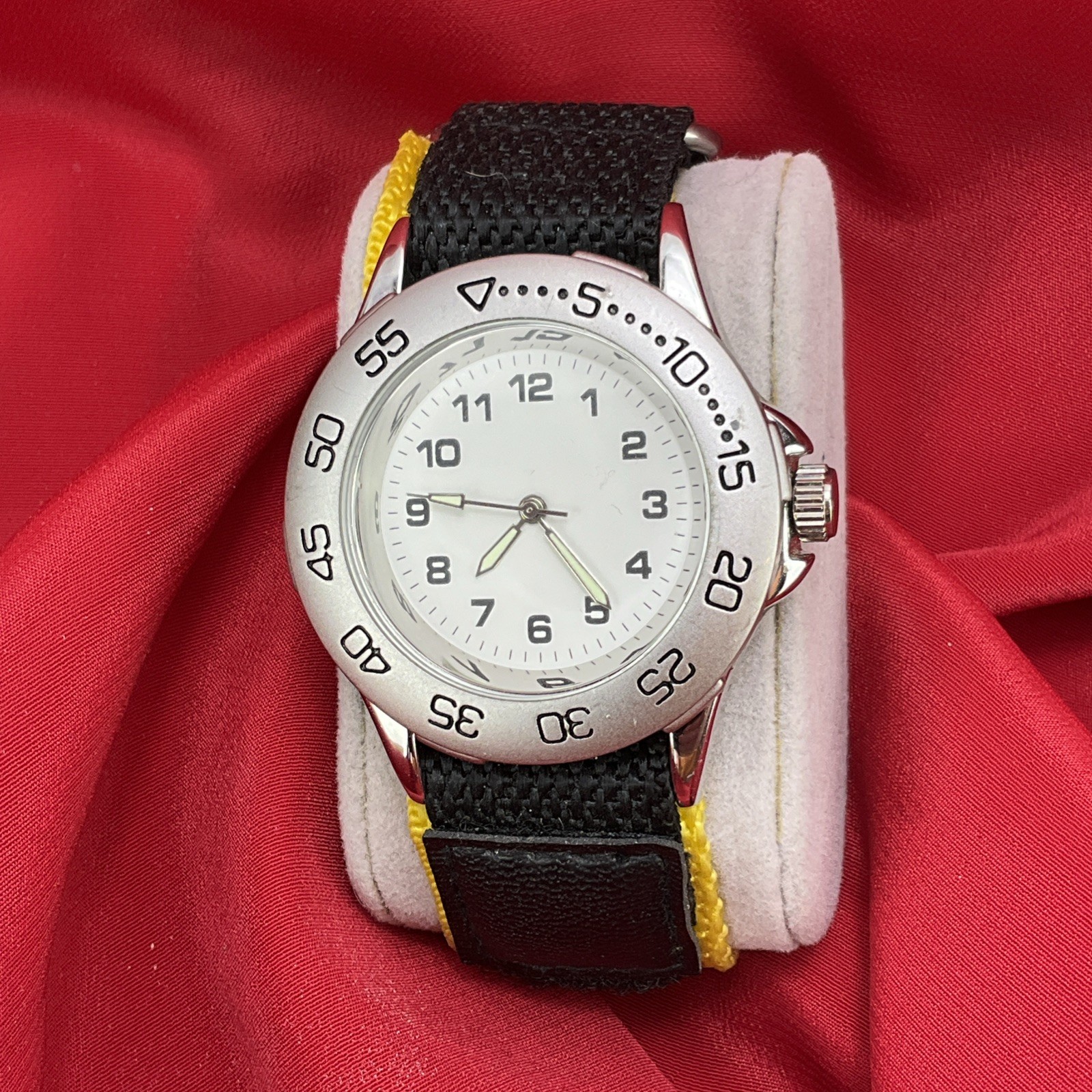 Black Yellow & Silver Toned Wristwatch Luminous Hands New Battery