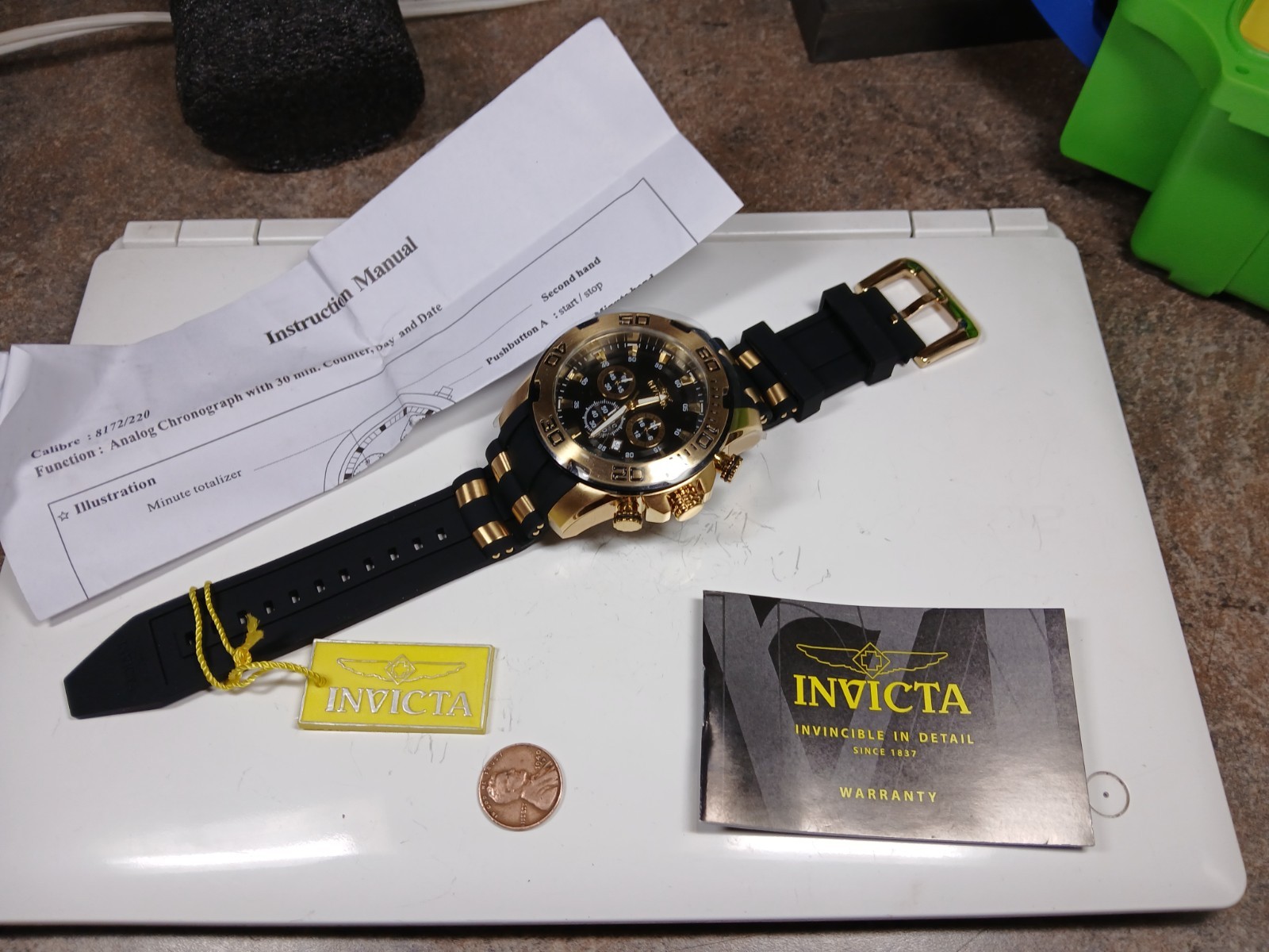 New Invicta 22340 Pro Diver Men’s Quartz Chronograph Watch with Dive Case