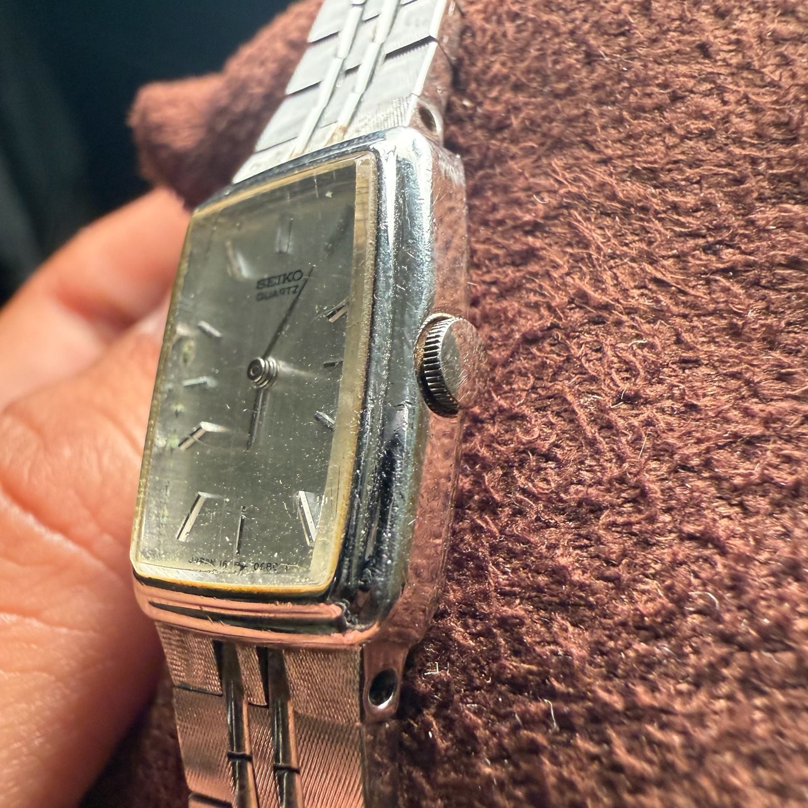 Vintage Seiko Quartz Women’s Rectangular Tank Watch with Silver-Tone Bracelet
