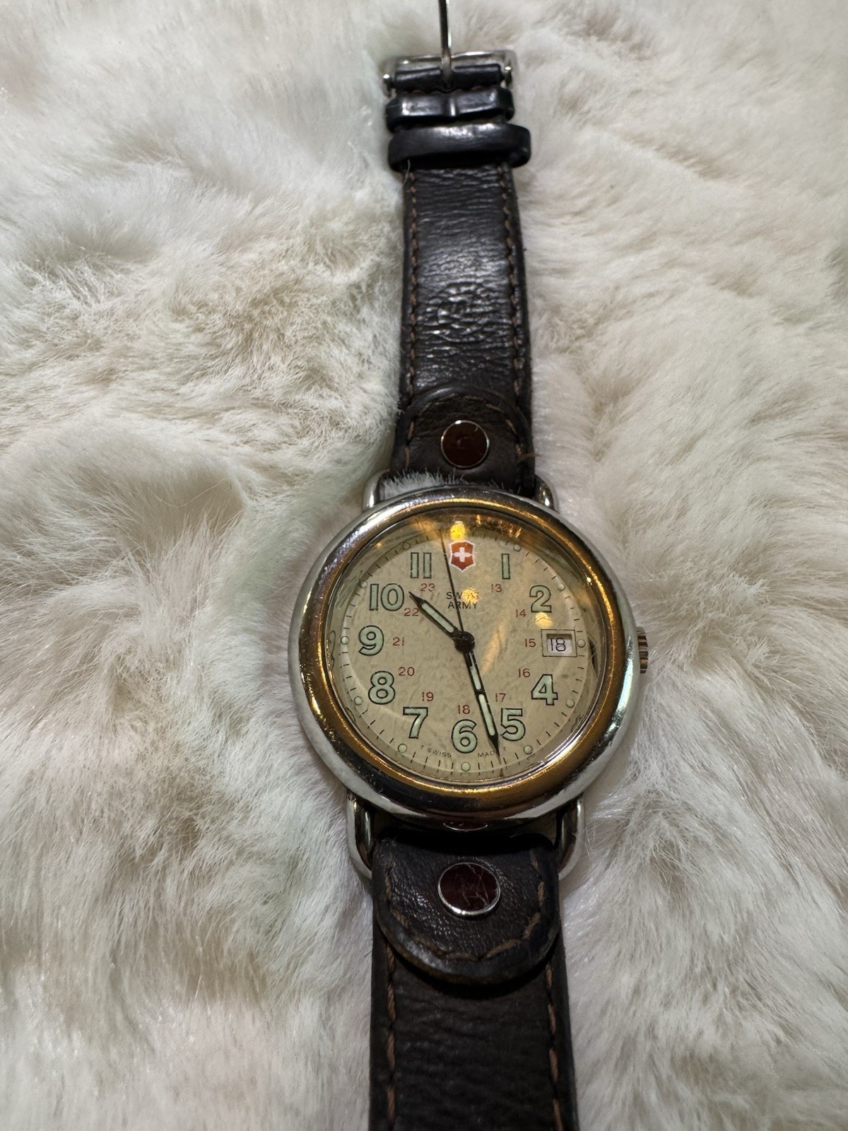 Swiss Army Swiss Made Analog Date White Dial 35mm dark brown Leather 330ft
