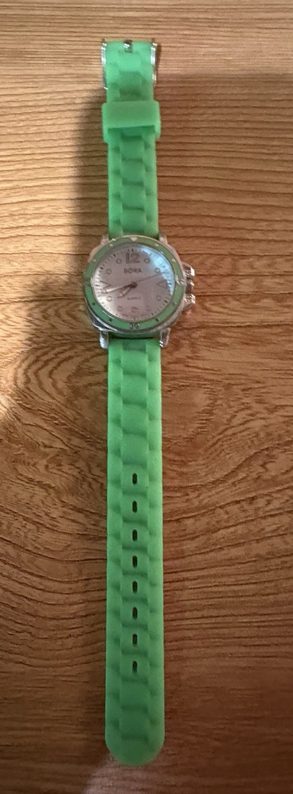 Bora Green Quartz Silicone Band Wristwatch Unisex Works – Needs Battery