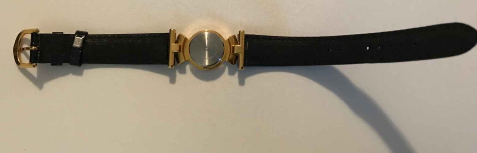 Joan Rivers Classics Quartz Wristwatch White Face Faux Pearls (untested)