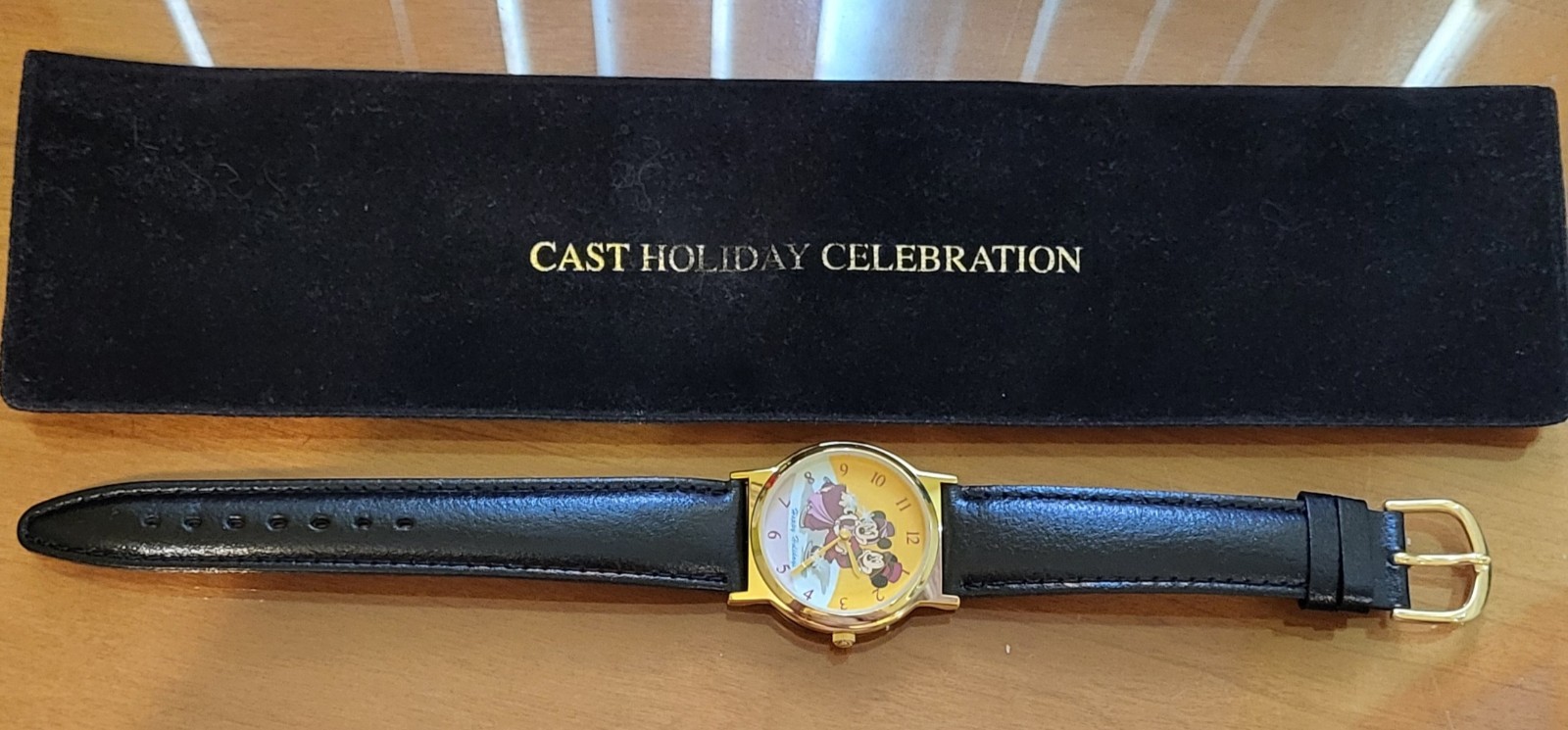 DISNEY Watch Mickey & Minnie Mouse 1998 Cast Holiday Celebration