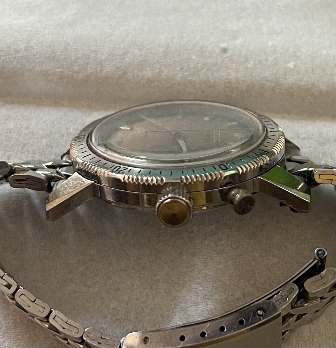 SEIKO 5717-8990 Mono Pusher One-Push Chronograph 1964 – Manual winding,rare