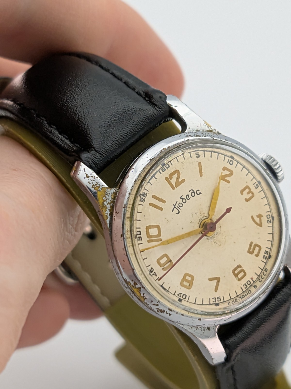 Pobeda Central Second 2609 Soviet USSR Mechanical Men Military Vintage Watch
