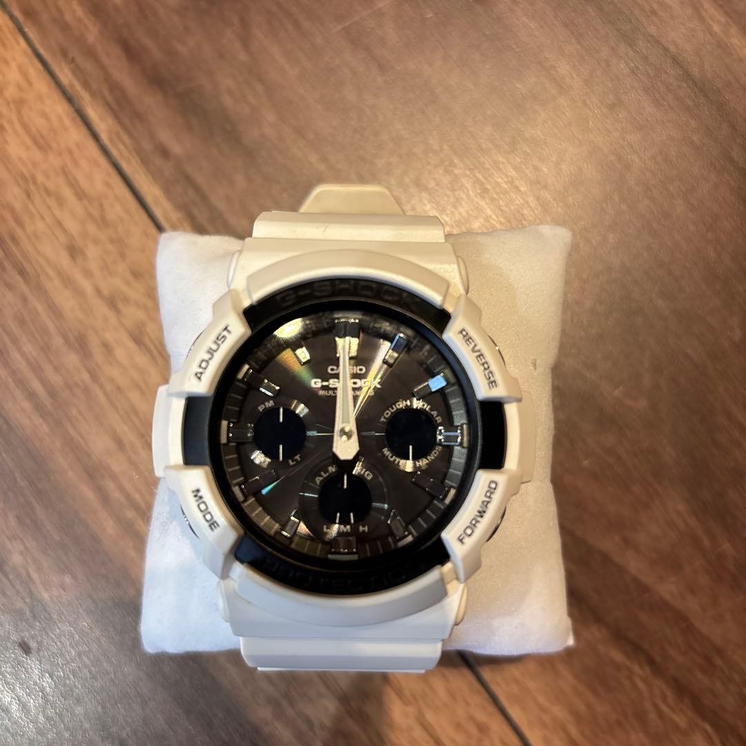 G-SHOCK DW5600E-1V Digital Watch White 200m Water Resistant Shock Resistant G307