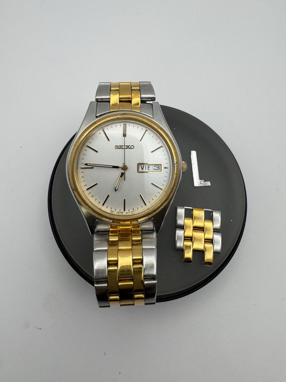 1998 Vintage Seiko Quartz Day-Date Two-Tone Men’s Watch – New Seiko 7N43 Move