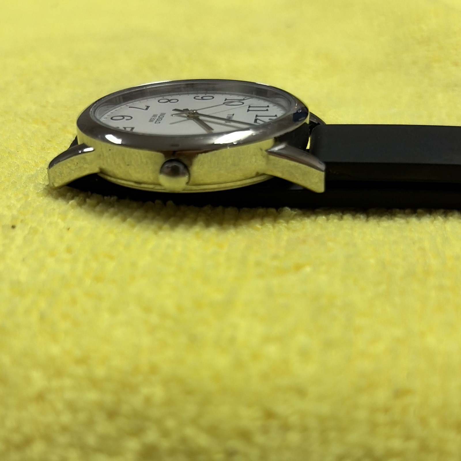 Timex Indiglo Quartz Analog White Dial Black Silicone Strap WR 30m