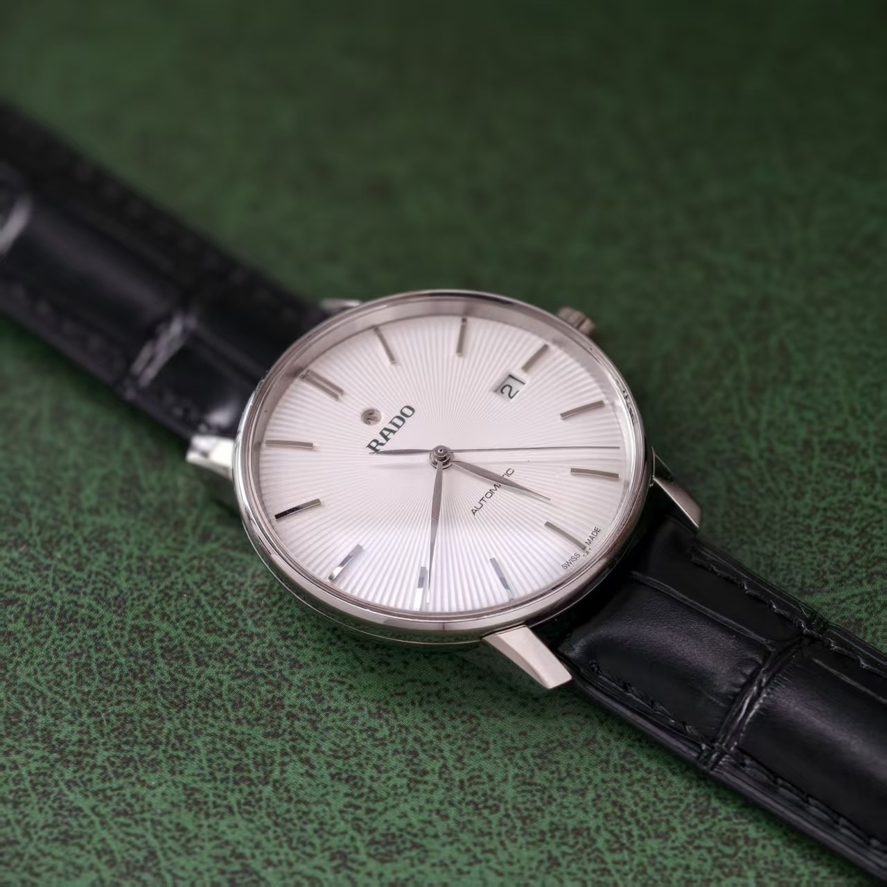 Rado White Dial Centrix R22860015 Men’s Watch Automatic 37.7mm Date Sliver Scale