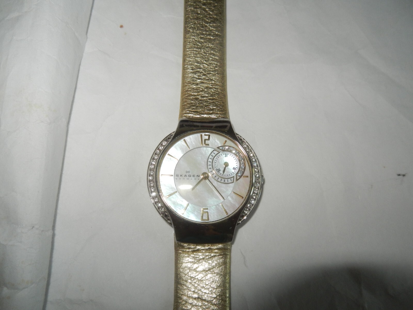 Skagen Denmark 810SSLG Mineral Crystal Quartz Analog Ladies Watch-Gold Leather