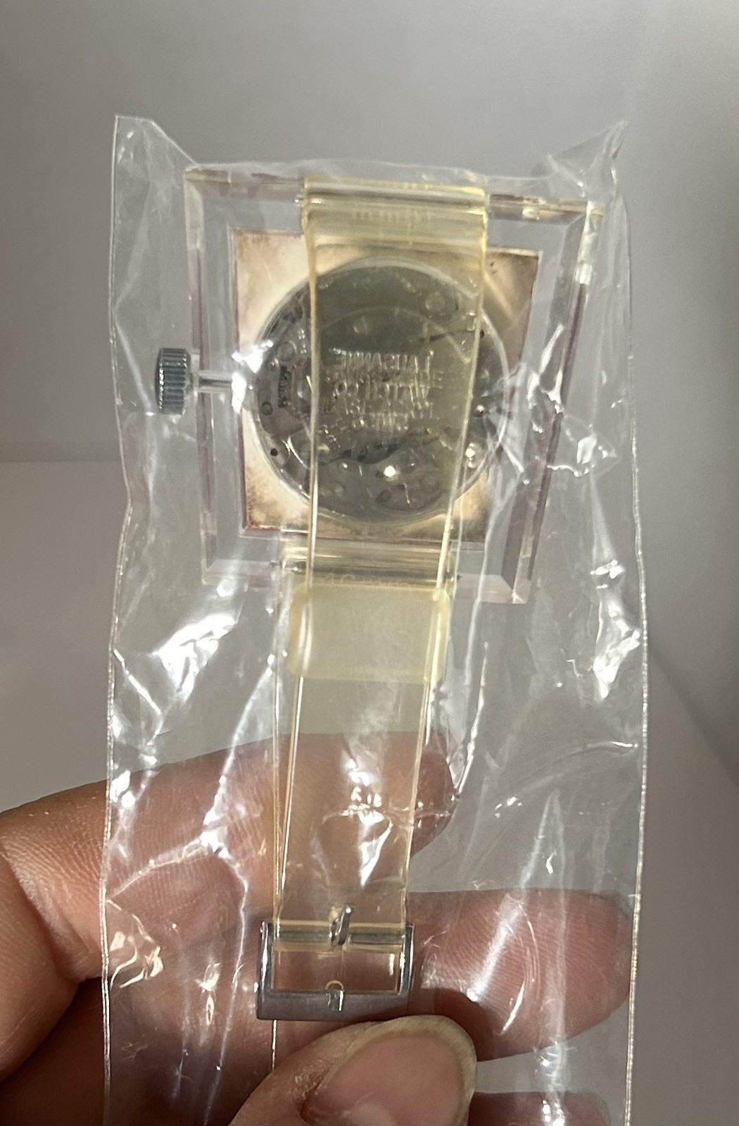VTG Lausanne Red/clear Mechanical Winding Watch Unisex